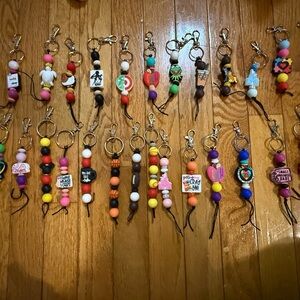 Lot of 30 beaded keychains